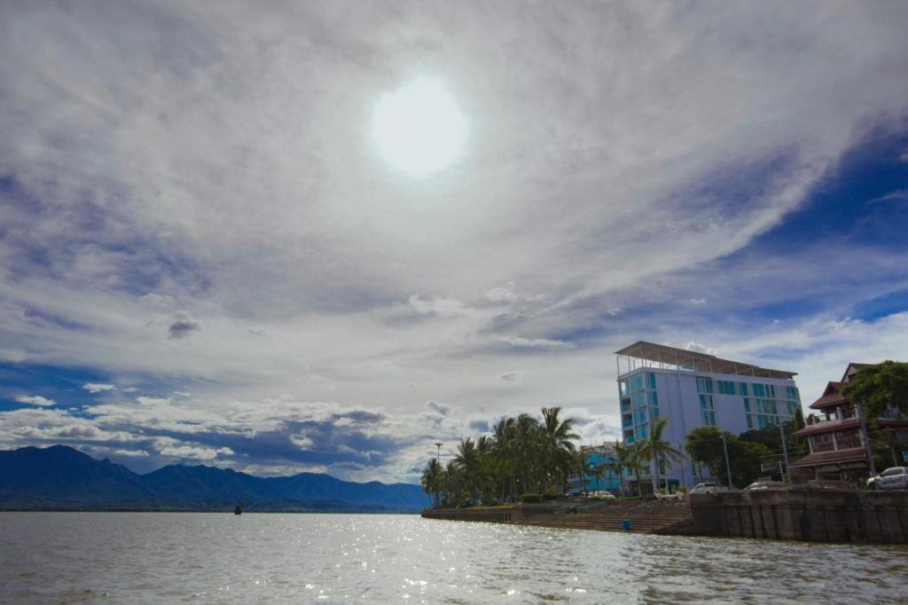 Phuglong Hotel Phayao Extérieur photo