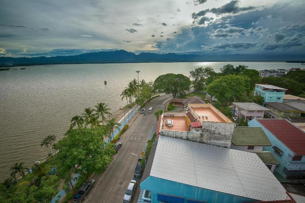 Phuglong Hotel Phayao Extérieur photo