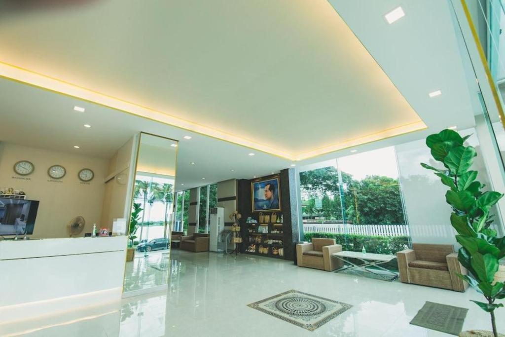 Phuglong Hotel Phayao Extérieur photo