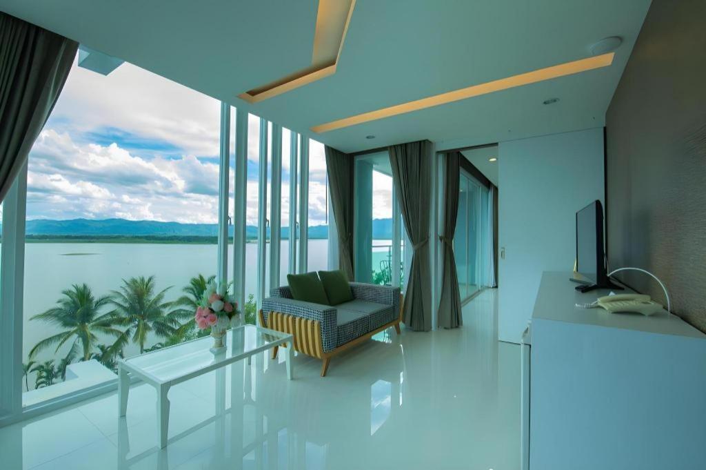 Phuglong Hotel Phayao Extérieur photo